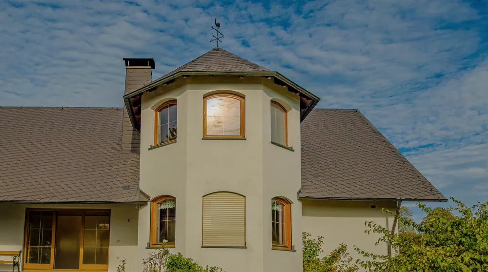 Einfamilienhaus mit rundem Turm in Schleiz